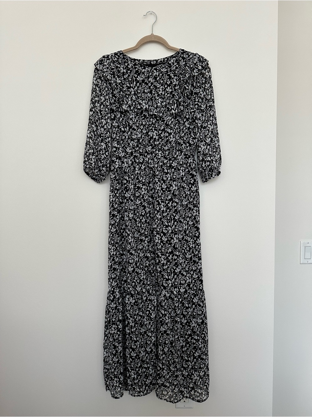 Women’s Black and White Floral Maxi Dress - LOFT